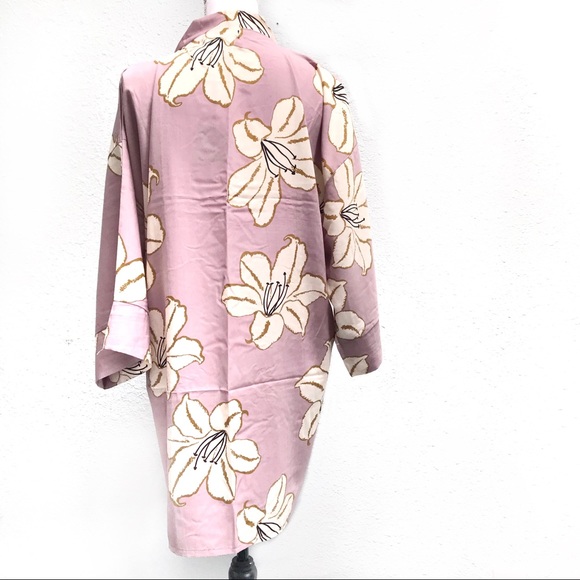 NWT Oversized Floral Festival Wear Pink Kimono - Picture 3 of 7
